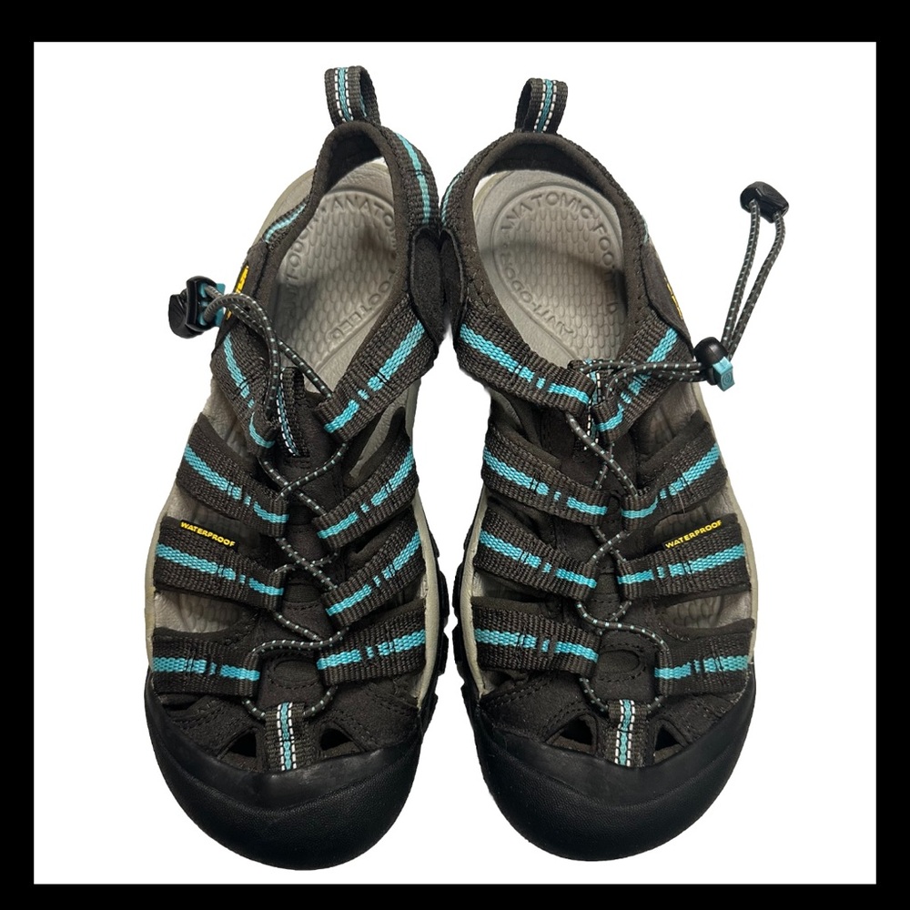Keen size 7.5 women’s shoes/sandals/water shoes. Gray, black, teal color